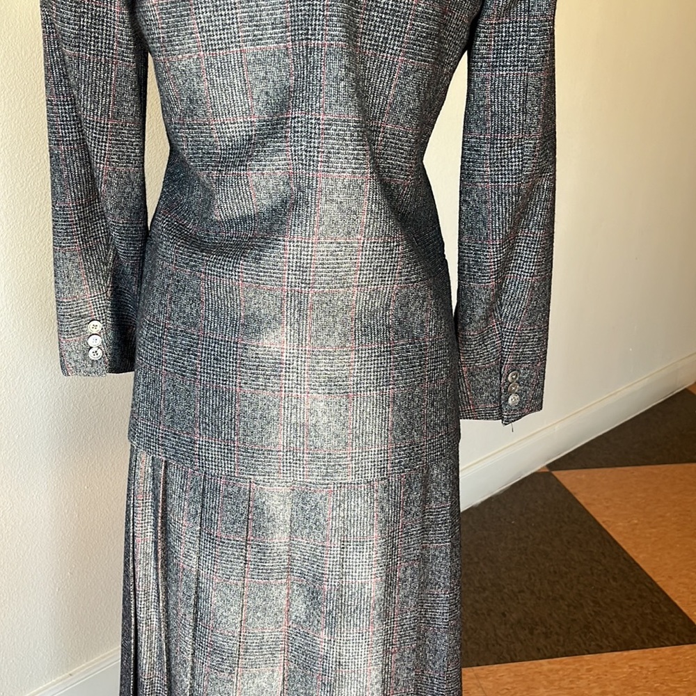 Freedberg of Boston Vintage Wool Tweed Suite. Preloved - Picture 5 of 10
